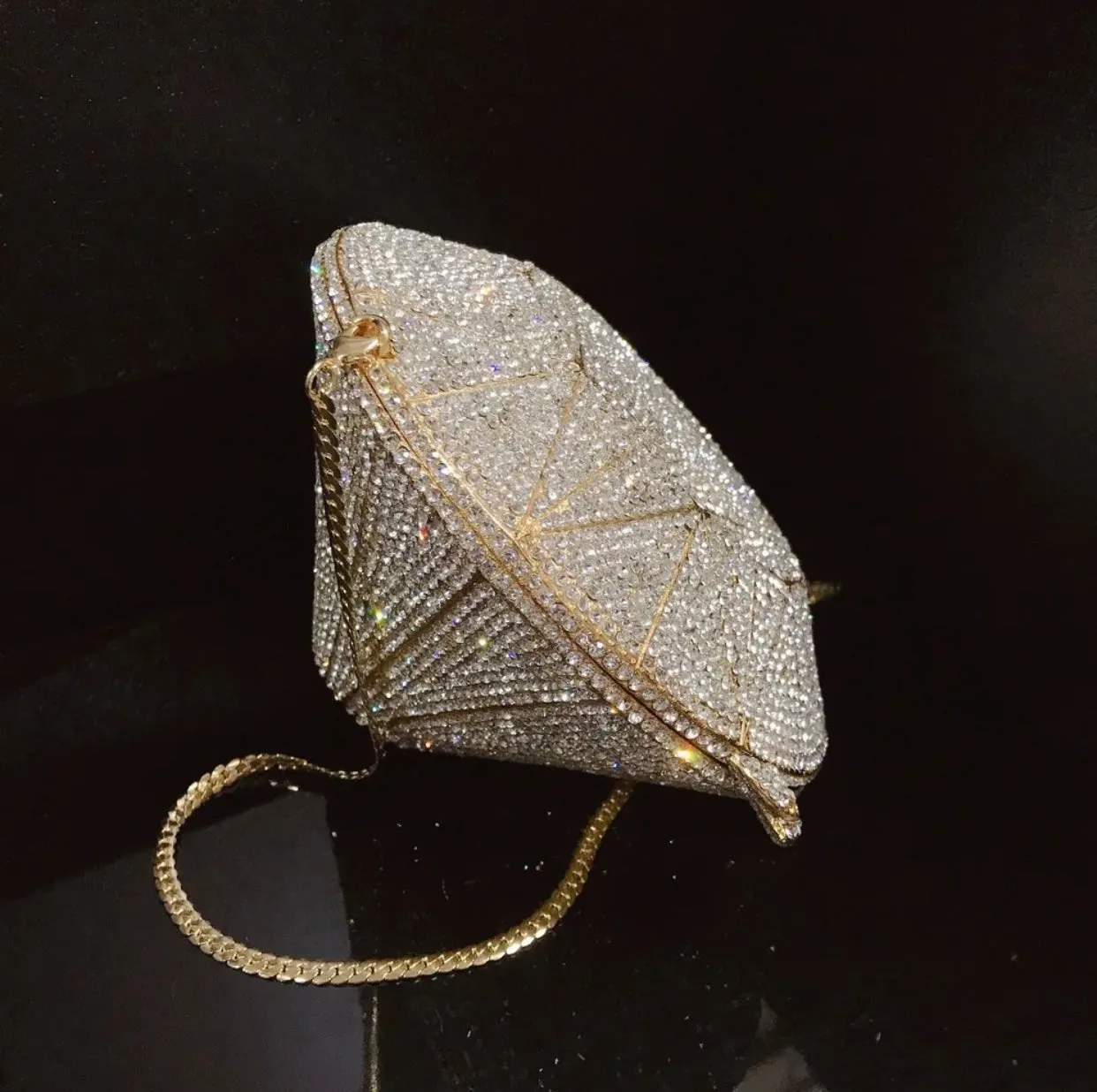 3-D diamond purse