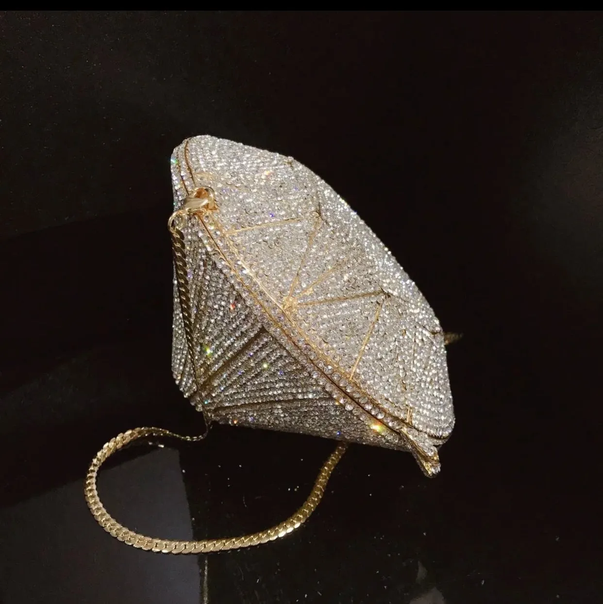 3-D diamond purse