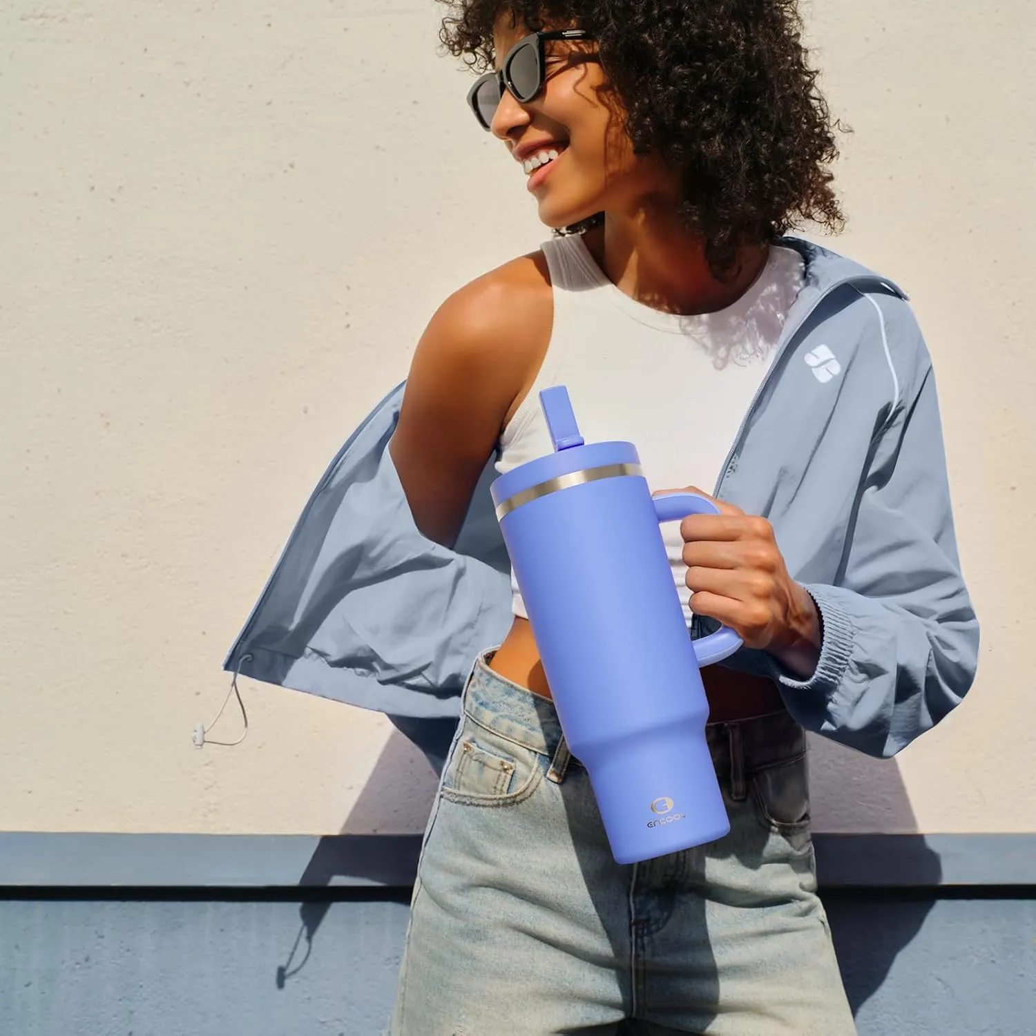 32 oz Tumbler with Handle and Straw: Stainless Steel Insulated Tumbler Keeps Cold for 24 Hours, Leakproof Travel Cup Fits in Cup Holder and BPA-Free, Cornflower Blue