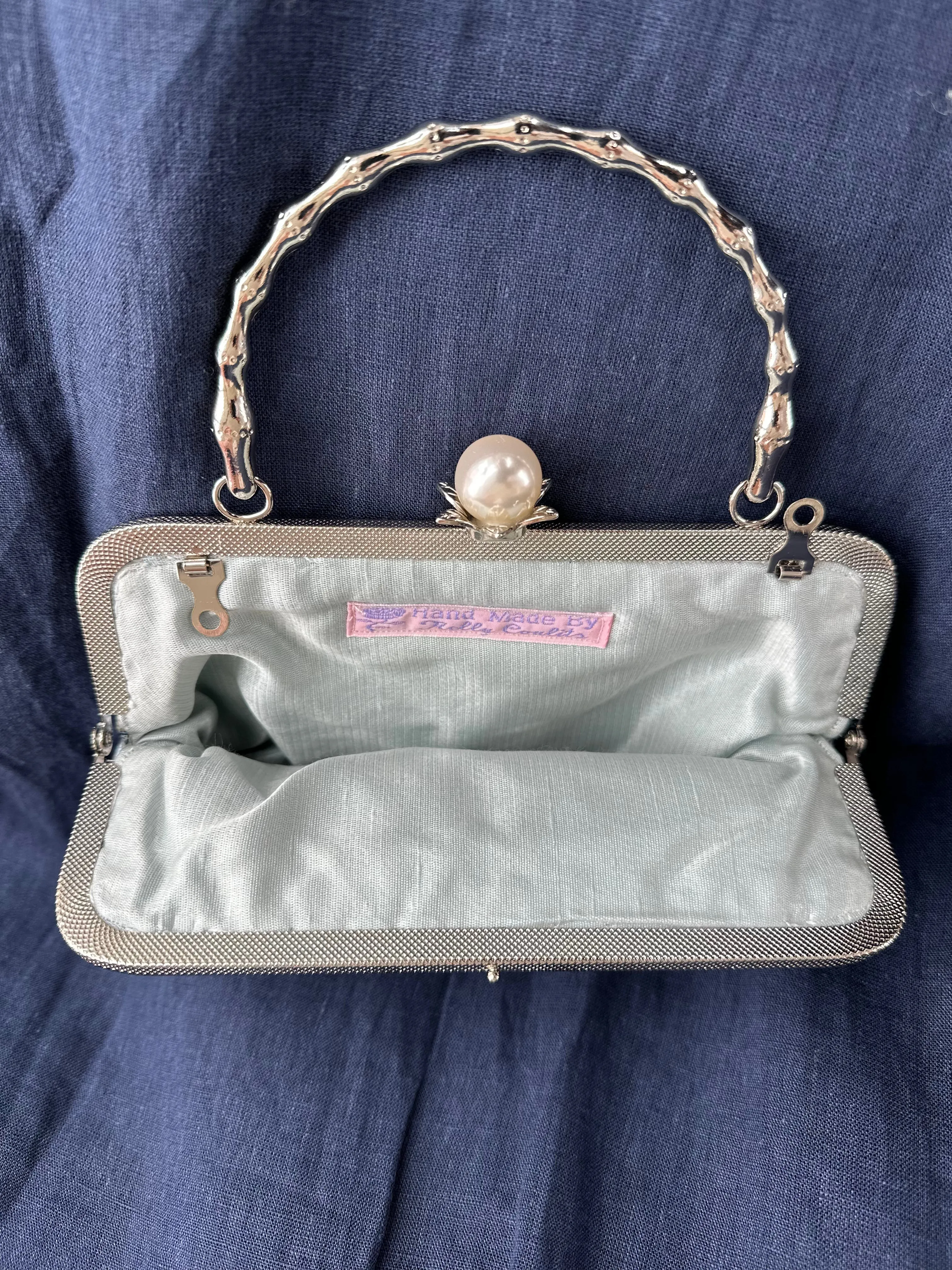 Marie Antoinette Purse with Handle & Pearl Clasp (Silver & Blue)