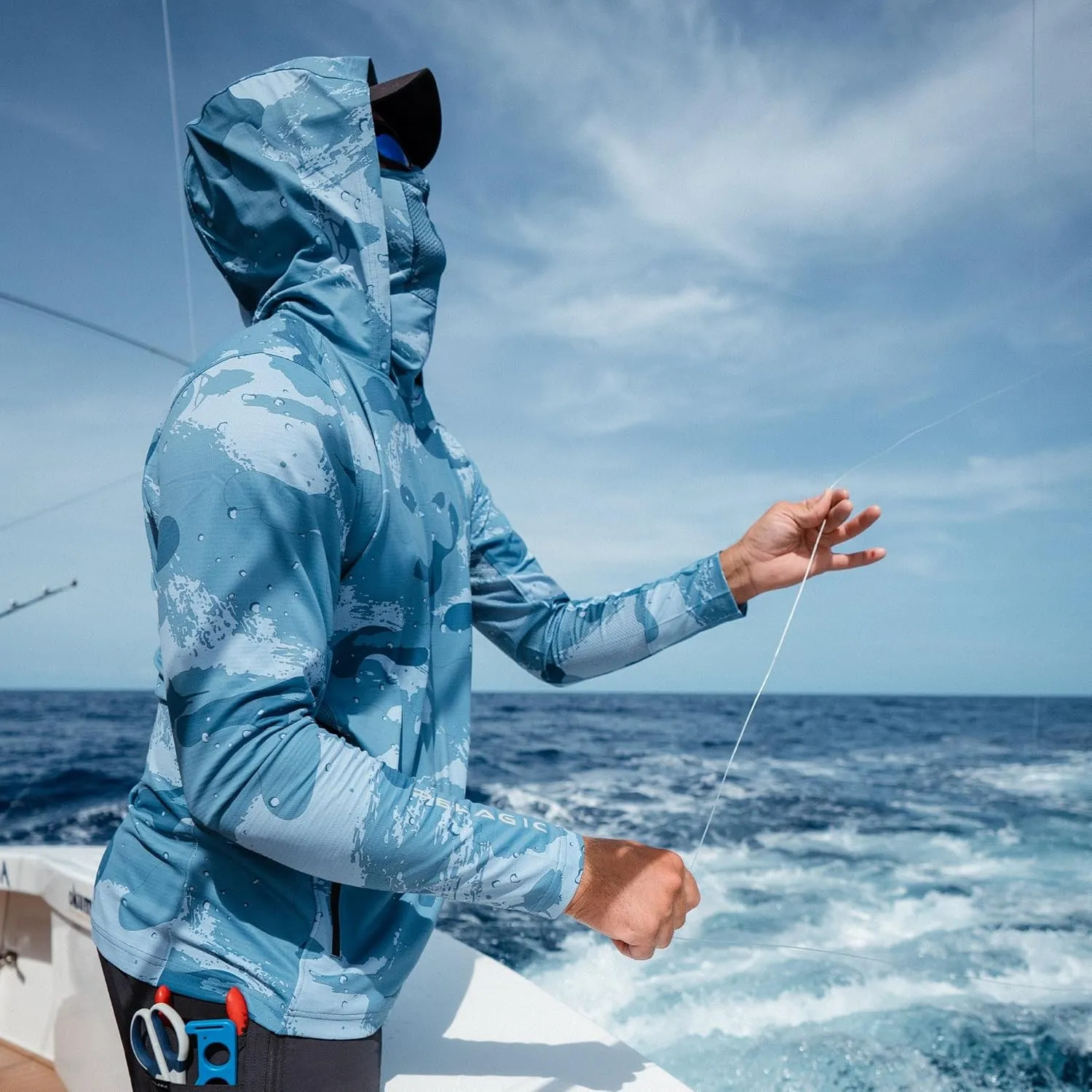 PELAGIC Apparel Men's Exo-Tech Hooded Fishing Shirt