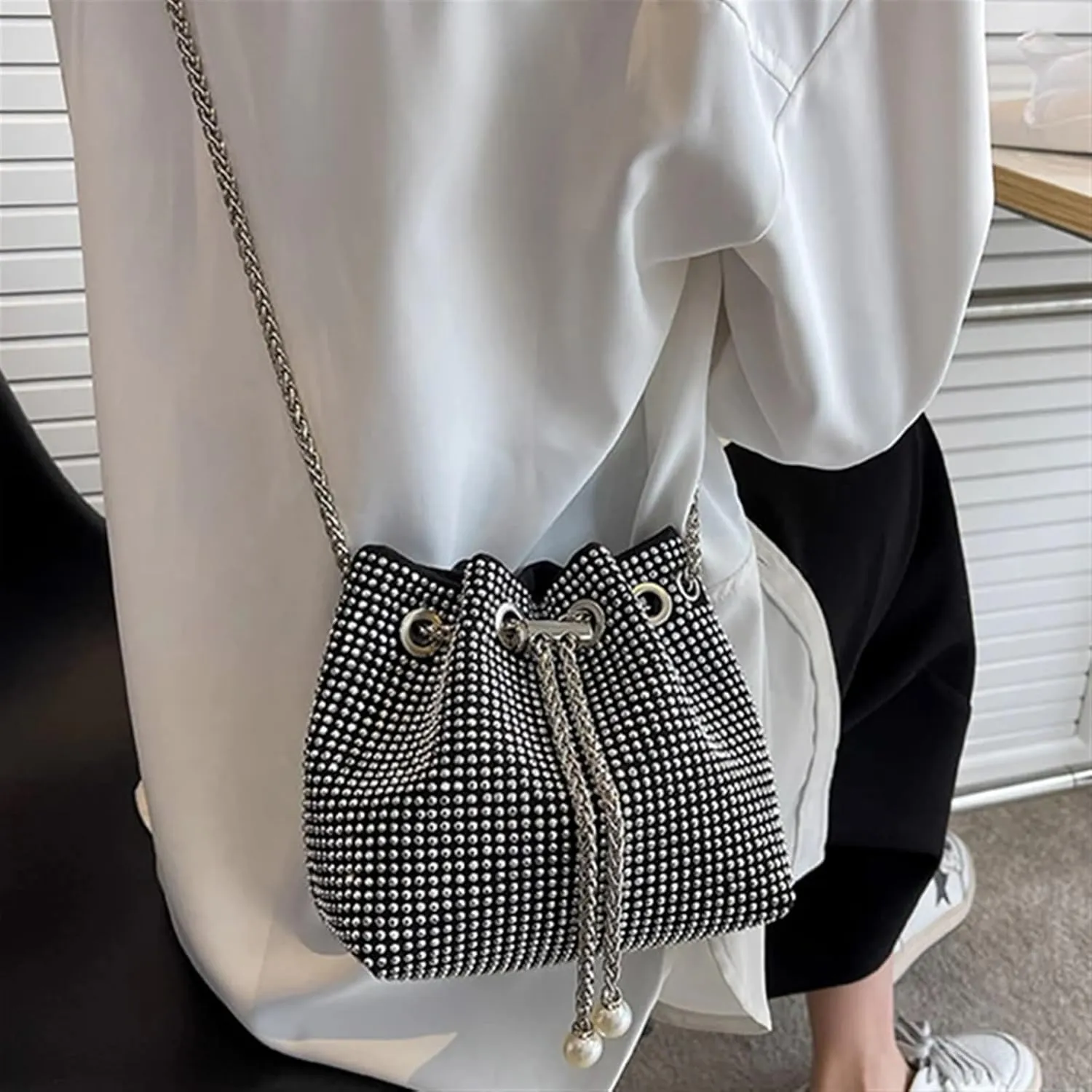 Rhinestone Bags Bright Rhinestone Shoulder Bag Women Chains Crossbody Bag Drawstring Bucket Handbag Lady Armpit Handbag Daily Totes(Black)