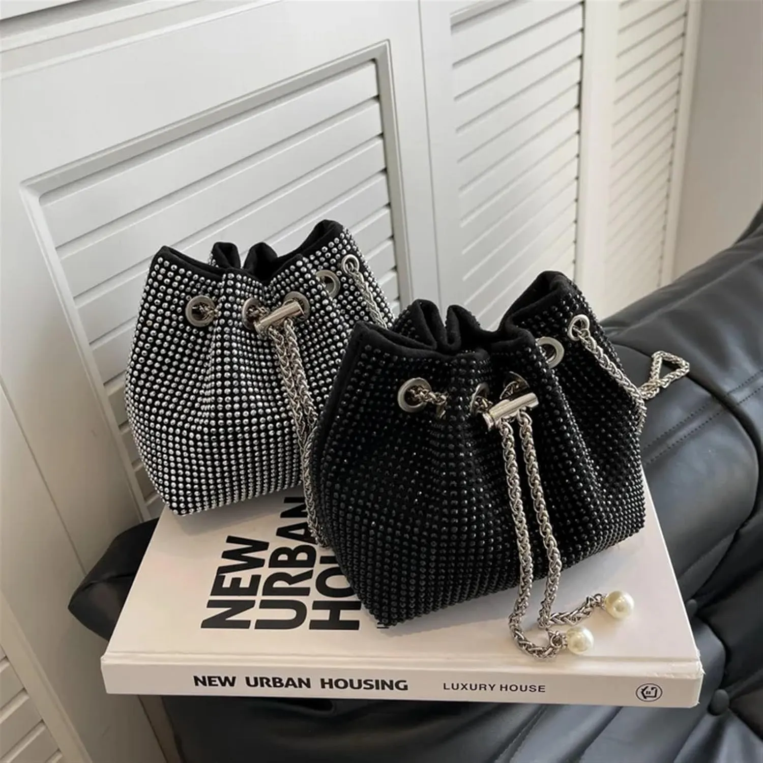 Rhinestone Bags Bright Rhinestone Shoulder Bag Women Chains Crossbody Bag Drawstring Bucket Handbag Lady Armpit Handbag Daily Totes(Black)